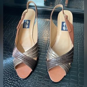 Kumfurt Cross Leather Heels